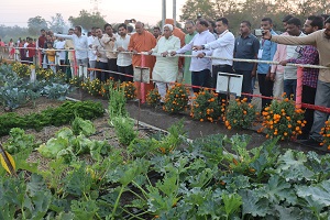 The Chief Minister and Deputy Chief Minister of Maharashtra inaugurate Farmers’ Fair at Kolhapur