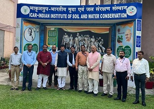 श्री कैलाश चौधरी, केन्द्रीय कृषि एवं किसान कल्याण राज्य मंत्री, भारत सरकार द्वारा भाकृअनुप-भारतीय मृदा एवं जल संरक्षण संस्थान, देहरादून का दौरा
