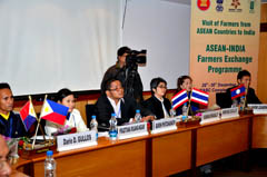 ASEAN-farmer-delegation-20-12-2012-5