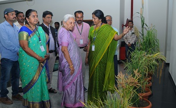 Anandiben-Patel-Hon-Governor-UP-IIM-02_0.jpg