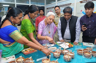 Anandiben-Patel-Hon-Governor-UP-IIM-04_0.jpg