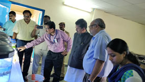 Director-Explains-Minister