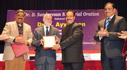 Dr-sundaresan-memorial-award-11-02-2014-1