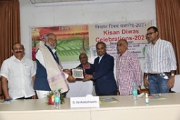 ICAR-NAARM-celebrates-Kisan-Diwas-2021-01