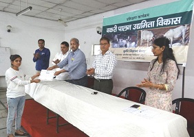 केवीके,भाकृअनुप-भारतीय पशु चिकित्सा अनुसंधान संस्थान,बरेली द्वारा “बकरी पालन उद्यमिता विकास” पर प्रशिक्षण कार्यक्रम आयोजित
