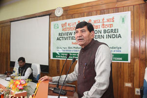 Ministeraddressingthegathering-01.jpg