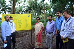 Union-Minister-of-State-for-Agriculture-Farmers-Welfare-visits-ICAR-CCARI-Goa-04