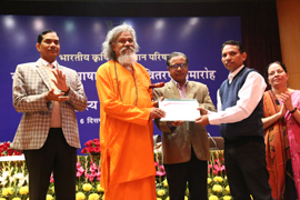 hindiaward-02-06122016.jpg