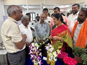 MP Smt. Daggubati Purandeswari Visits ICAR–DFR Regional Station, Applauds Floriculture Research Efforts